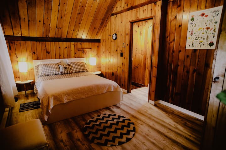 Upstairs queen bedroom #2