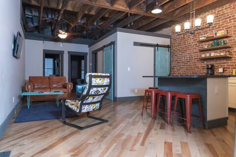 Modern Downtown Loft in Erwin - Historic Main (A)