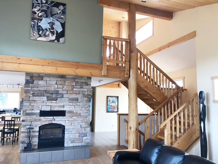 Spectacular Mountain Home - Hinton