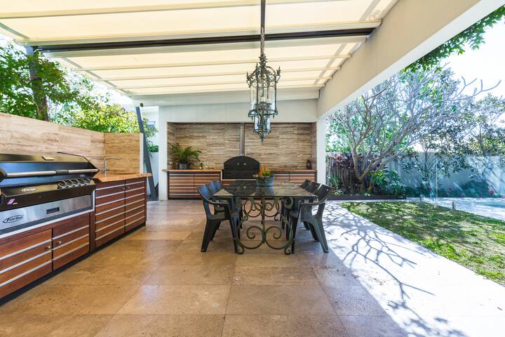 The Roy – Tranquil Summer Holiday Retreat gallery image 3