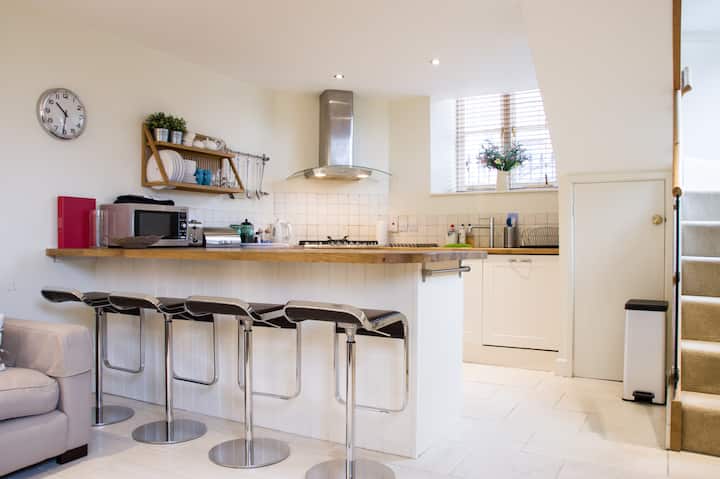Fab 2 Bed Old Chapel In The Heart Of Marlborough - Marlborough