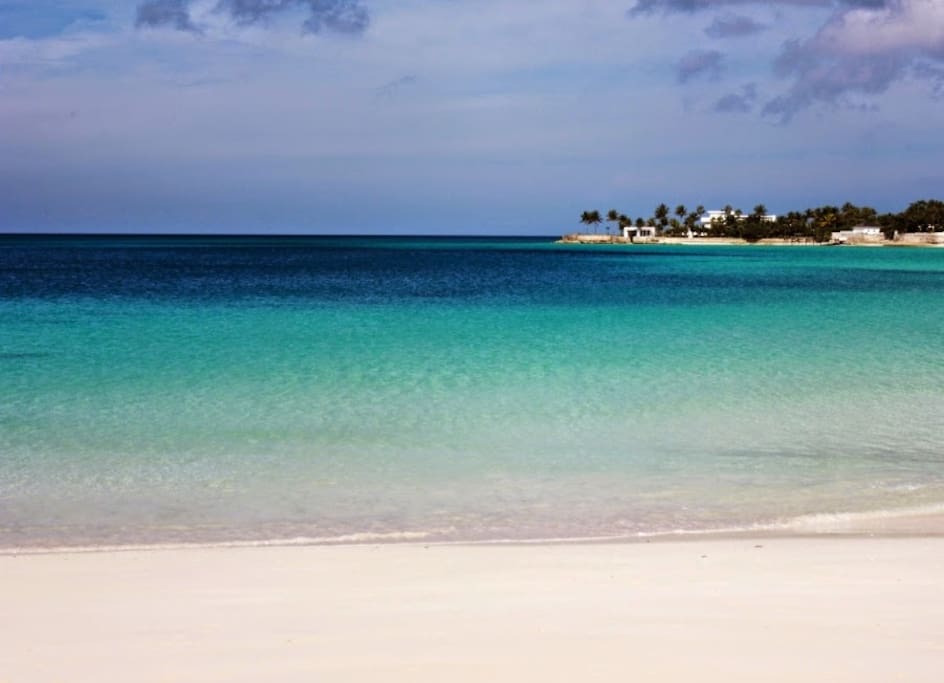 The beach at Old Fort Bay Club