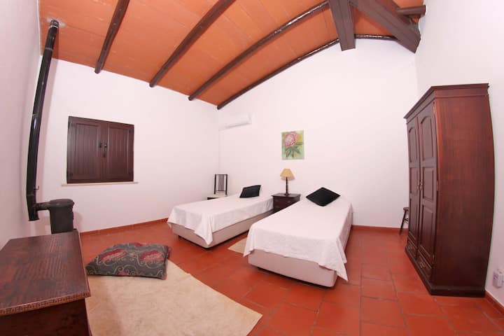 Quarto 2 - "Papoila"