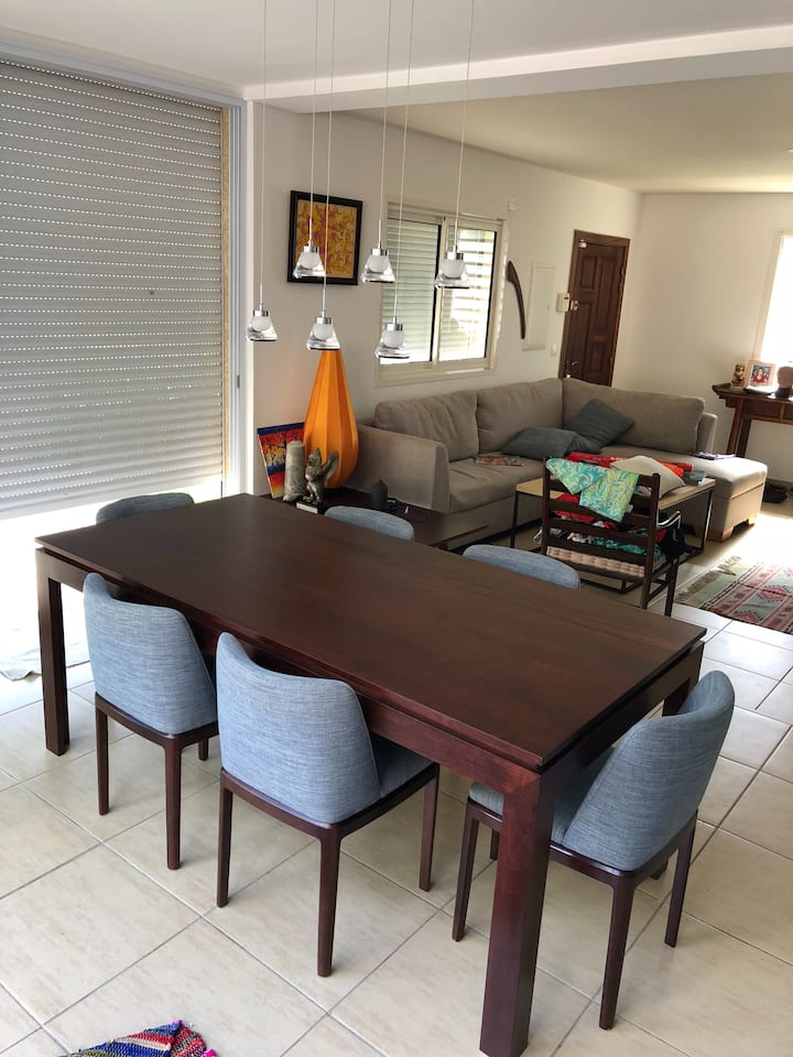 Villa Moderne F4+deck 60m² Au 4eme Km Vue Dégagée - Nouméa