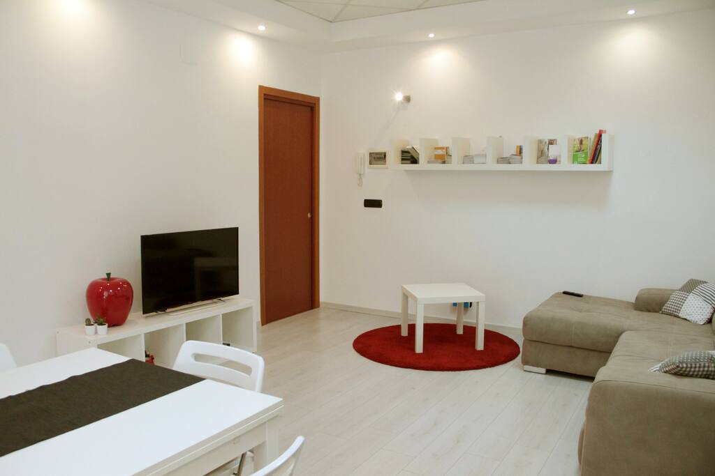 cucina/soggiorno/divano letto/TV