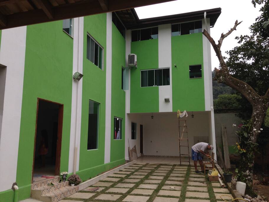 Vista externa frontal da Casa