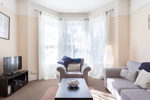 1 Bed Apartment close to City Centre