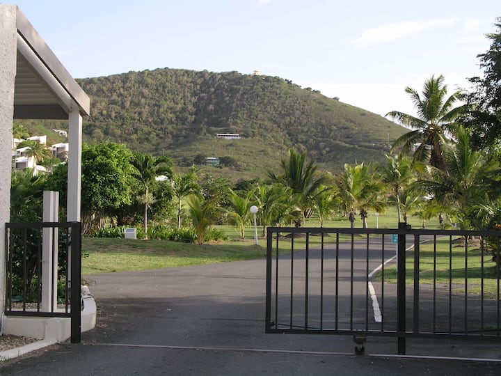 Relax in paradise! An ocean view Condo on St Croix Townhouses for