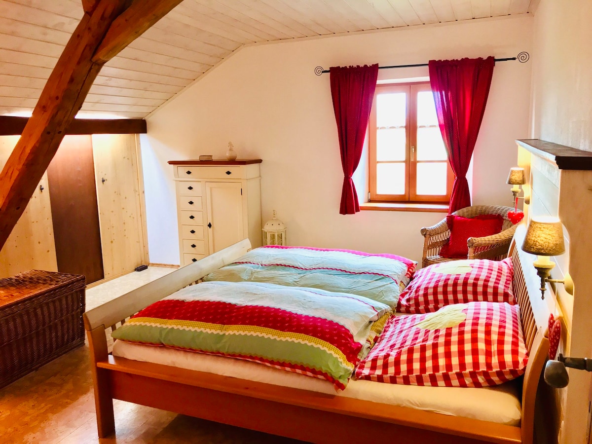 Bedroom with double bed (1.60 x 200) and wardrobe