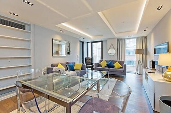 Two Bedroom and Bath on Old Street gallery image 2