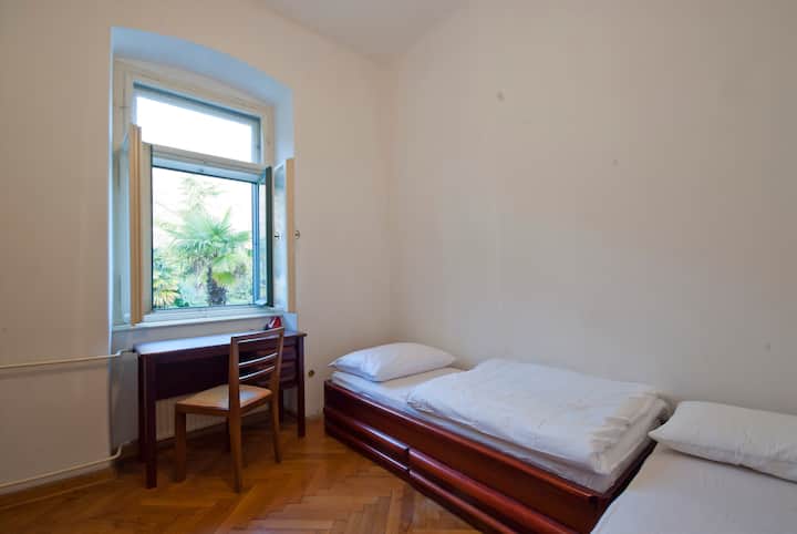 غرفة النوم 2