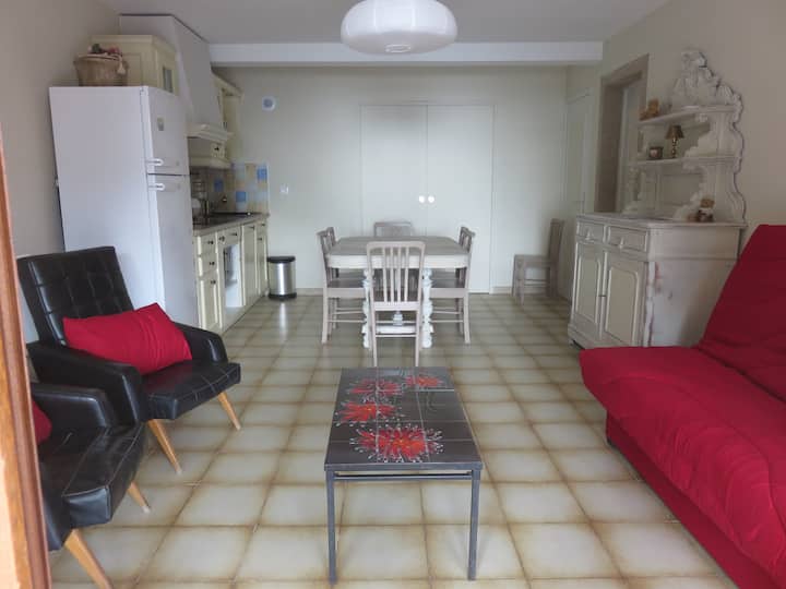 Главна стая с изглед към морето