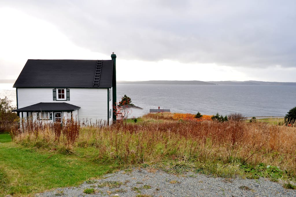 Wolf Cove Retreat House (Private) Houses for Rent in Upper Amherst