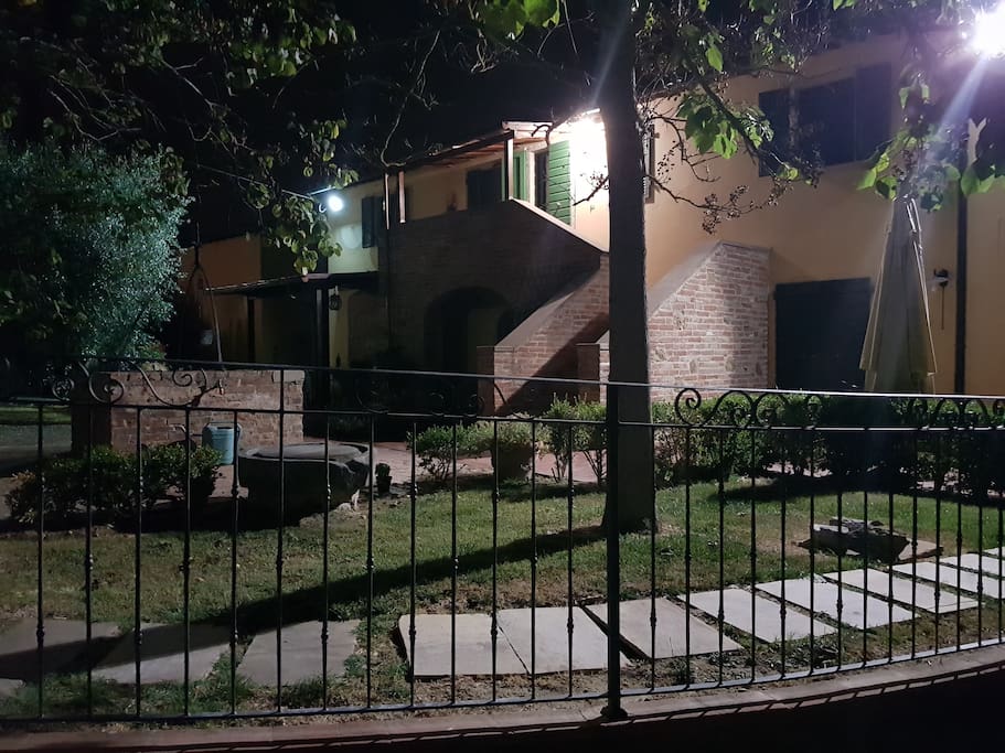 esterno di notte