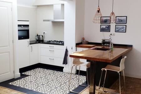 Cosy private renovated fishermans cottage near sea