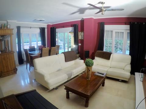 Top Airbnb: Family home in Liencres. 8 people. Beaches, garden en Piélagos