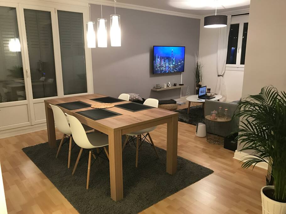 Grande table à manger