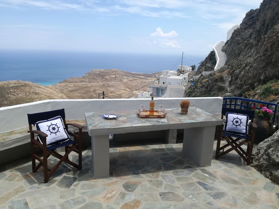 The built-in table, with its bench on the big balcony./2017
