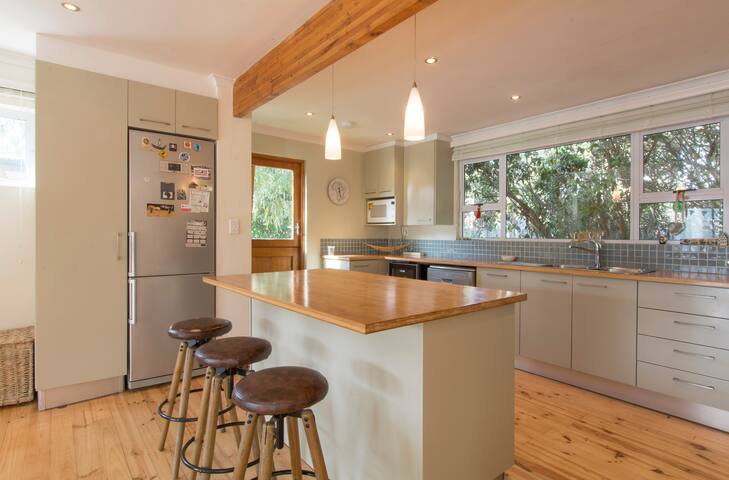 Orca Close Hideaway gallery image 4