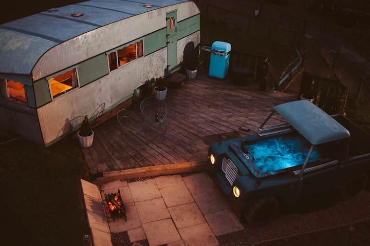 Land Rover Hot Tub & Bluebird Penthouse