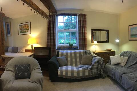 Top Airbnb: Rural Worcestershire Farmhouse in Malvern Hills