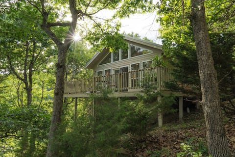 Glass Front Cabin with Stunning Lake View