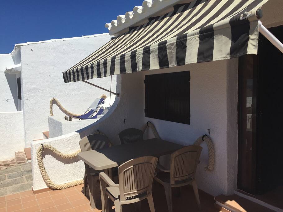 Terrasse avec store