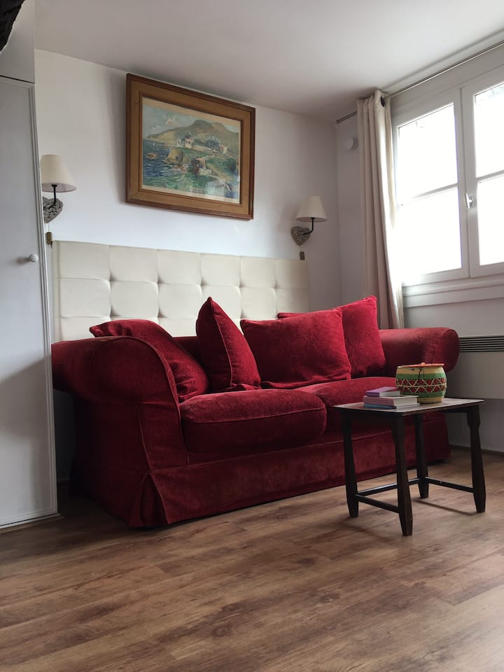 Charming Studio on Île Saint Louis Apartments for Rent in Paris, Île