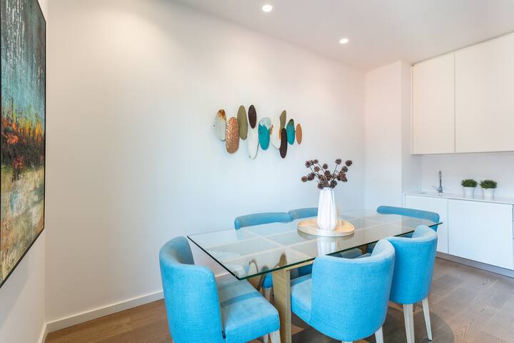 FLH Restauradores Modern Apartment gallery image 5