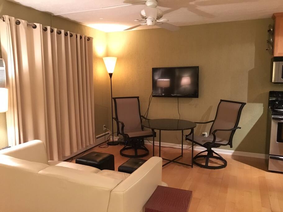 Granite table can pull up to couch to seat 6