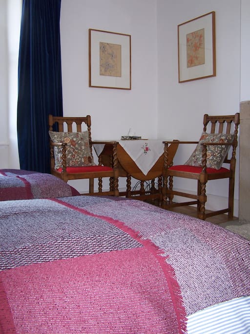 Guest twin bedroom