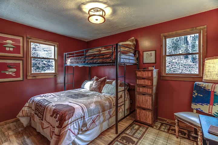 2nd Bedroom