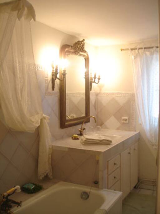 salle de bain lavande