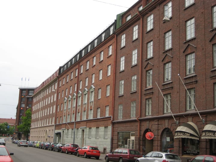 Spacious flat in the very center + free parking Apartments for Rent