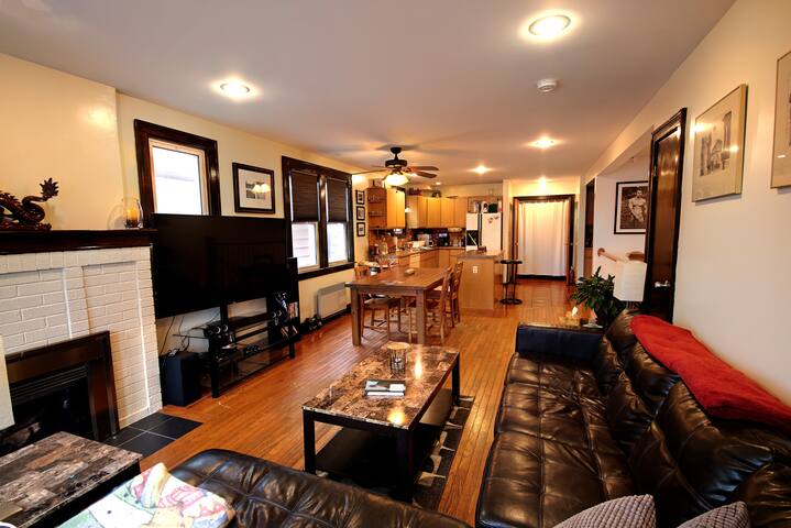 Downtown Windsor (Canada) Location (Room 1)