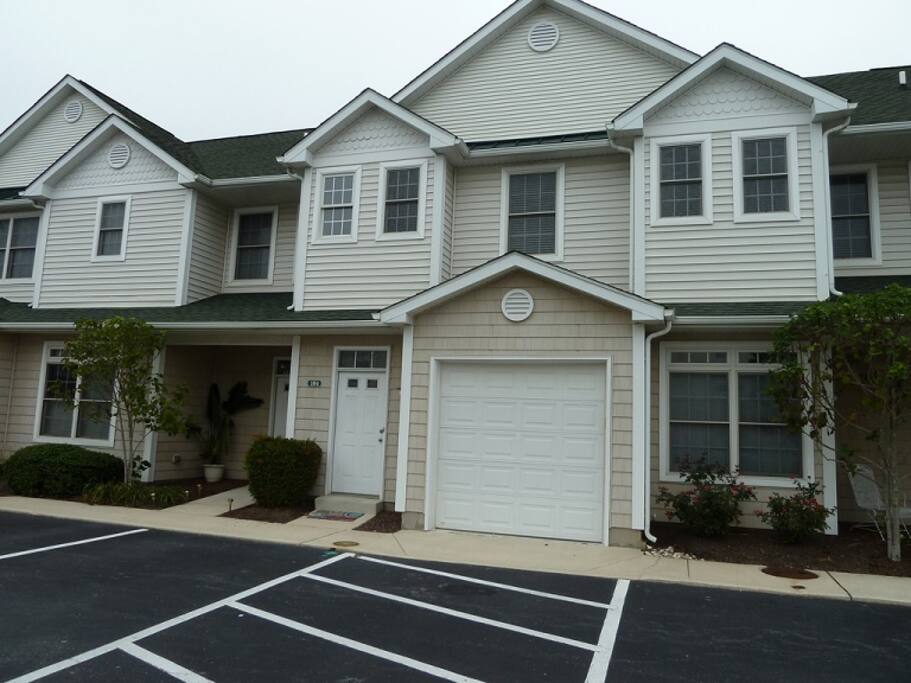 The TidesBeautiful condo in Rehoboth Beach Townhouses for Rent in
