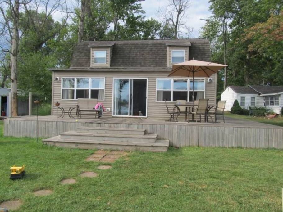 Lakefront Island Cottage Houses For Rent In Hudson
