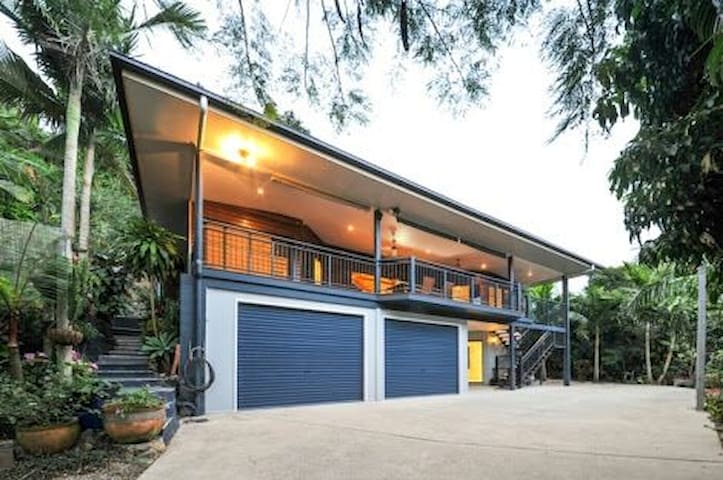 Tropical Stay In The Whitsundays