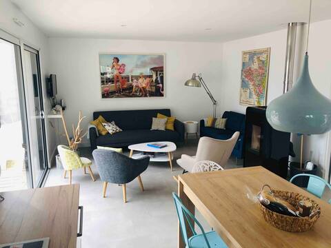 3 bedroom house 300m from the ocean