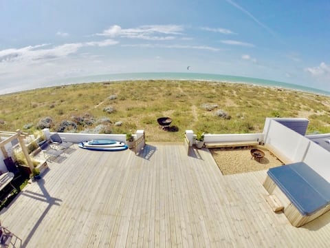 Beach House with huge deck & hot tub