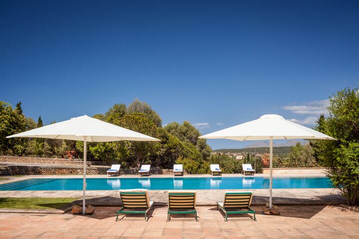 Son Doblons exclusive villa with Tennis Court gallery image 2