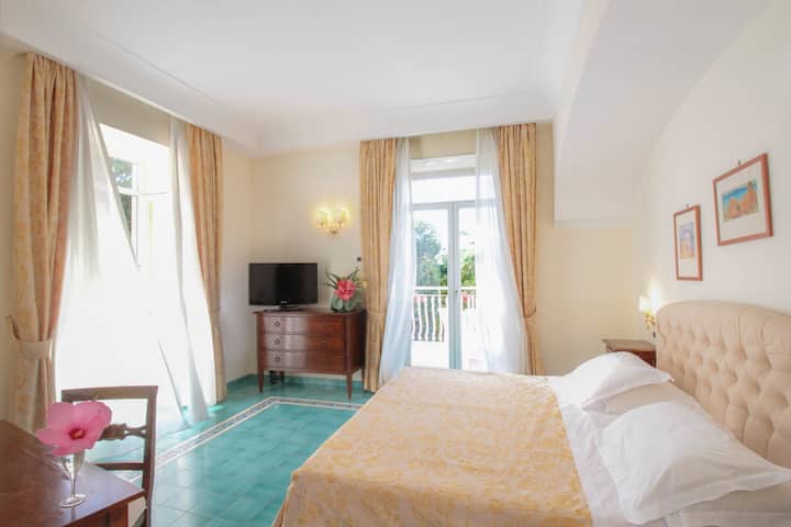 Suite In Centro Nel Verde Della Pineta - Ischia