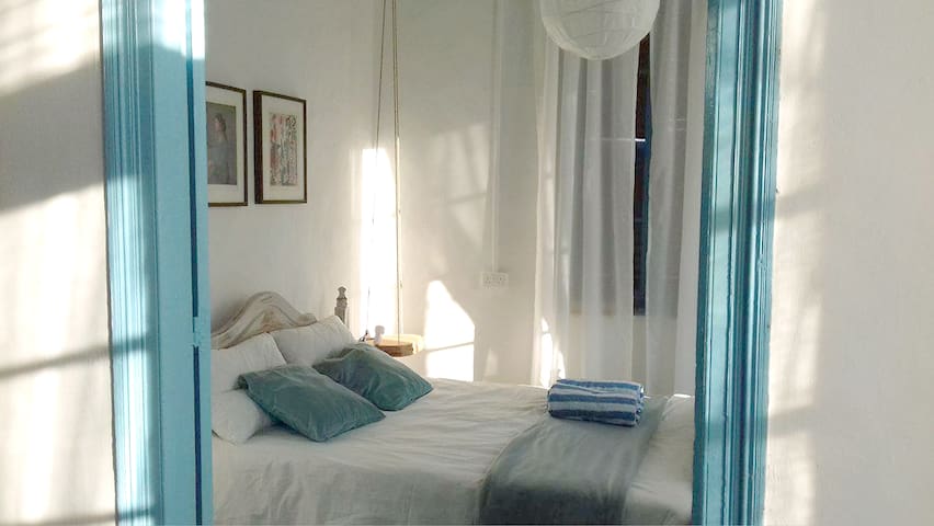 Private Room in a guesthouse in Nicosia center