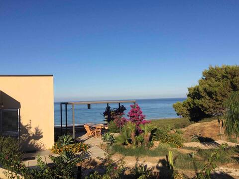 Casa Corte on the Gulf of Eraclea Minoa