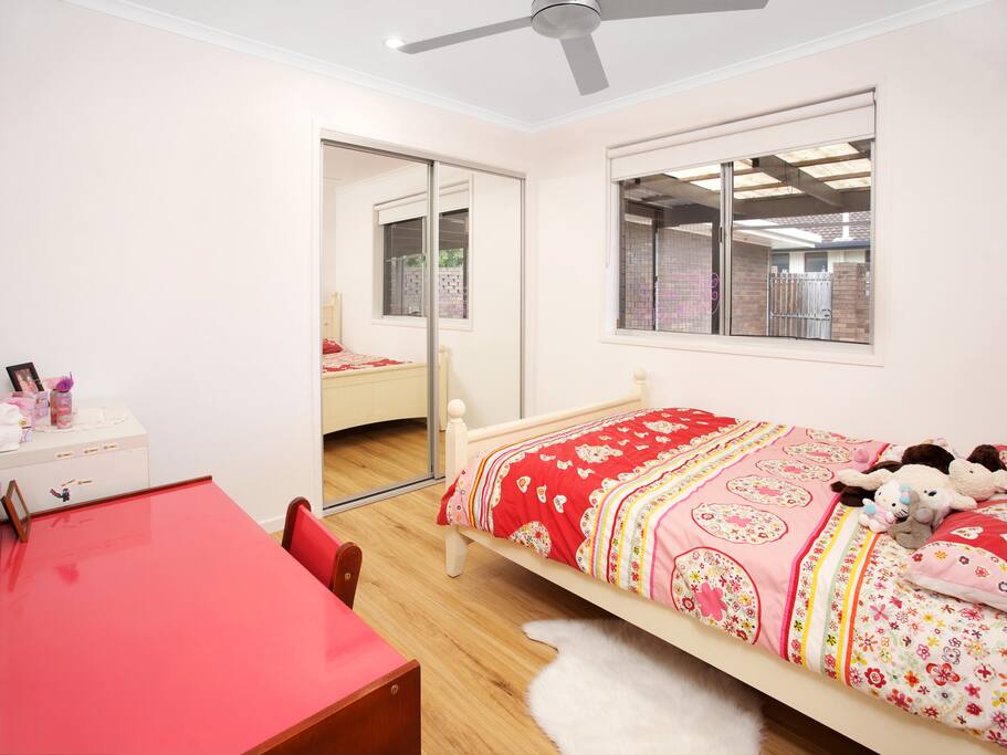 Bedroom 3 with Queen Bed