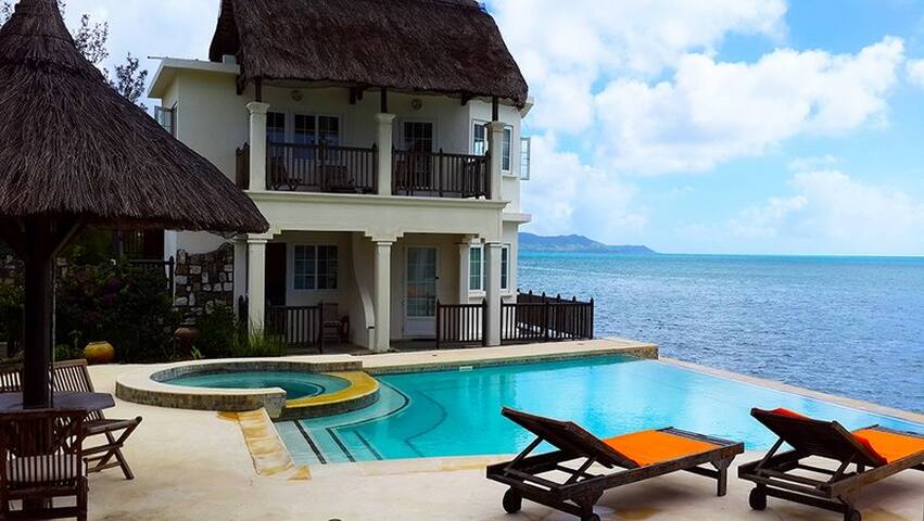 Chambre vue imprenable mer + 2 p.dej en guesthouse