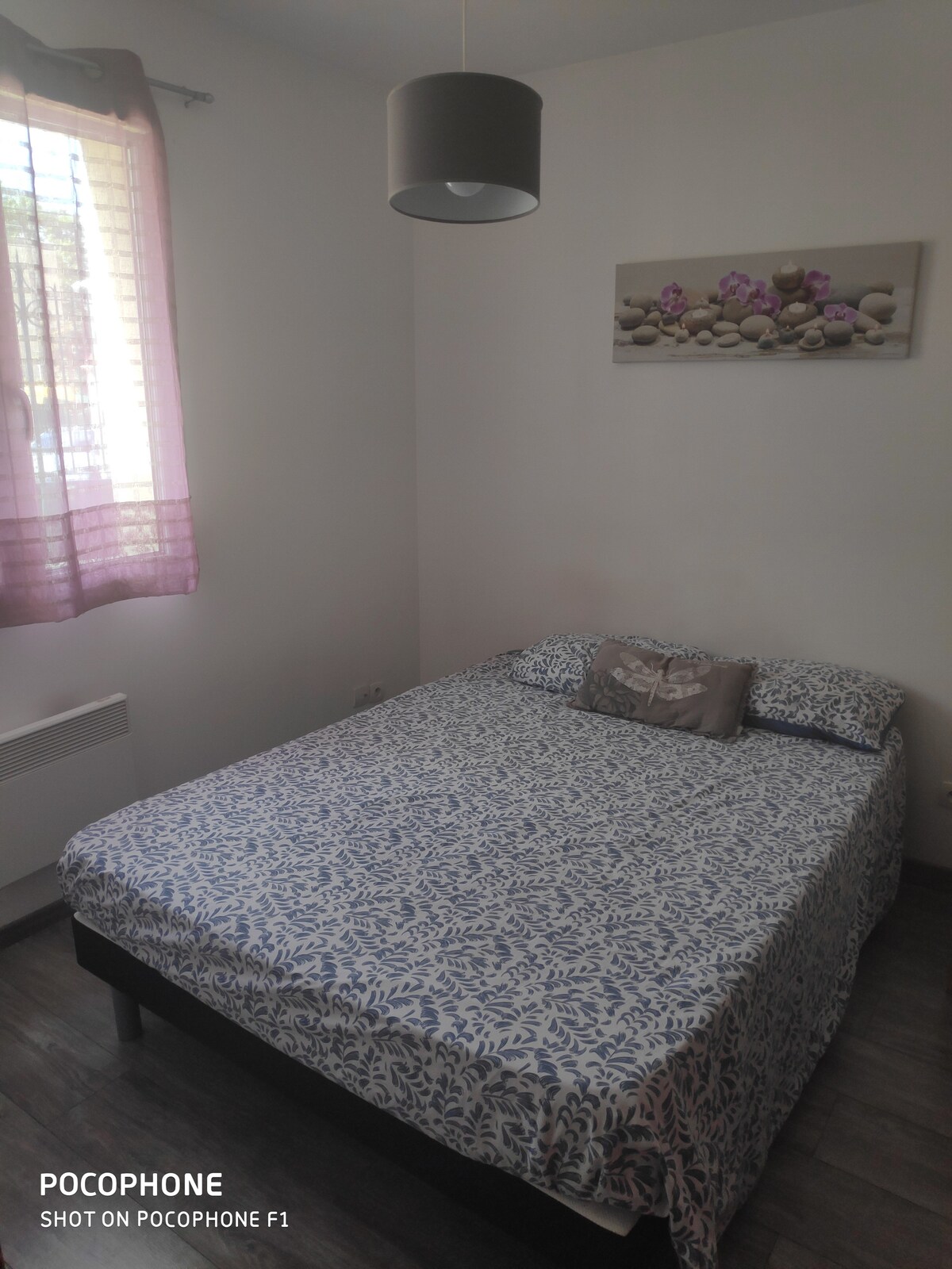 Su habitación con cama de matrimonio 140×190 cm