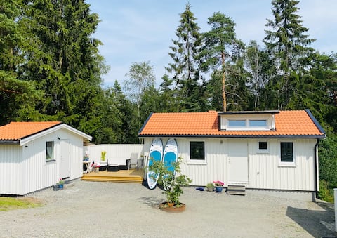 New guest house incl. rowing boat near swimming lake 15 min from Gbg