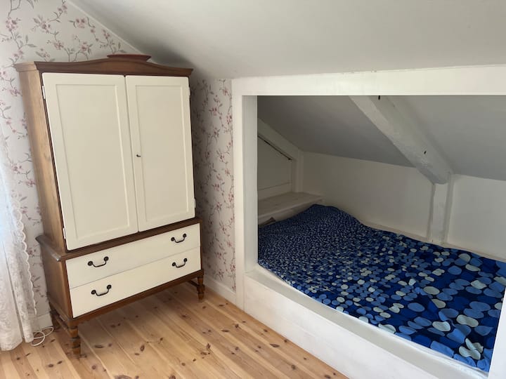 Ležaljka s 120 kreveta 