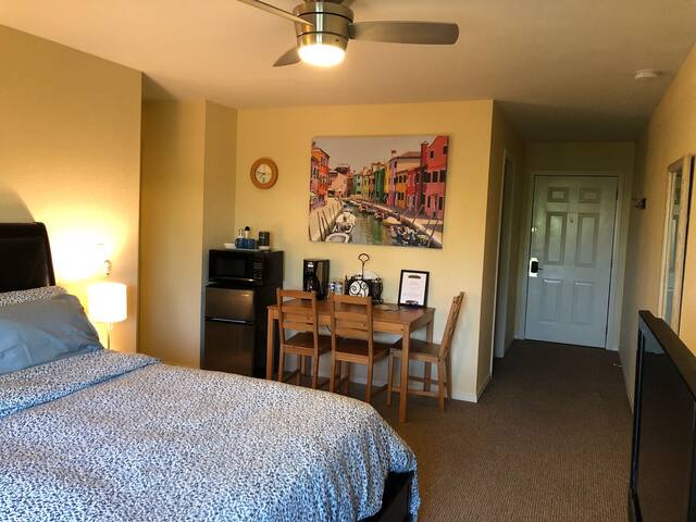 Renovated private studio! 5 min from DTC
